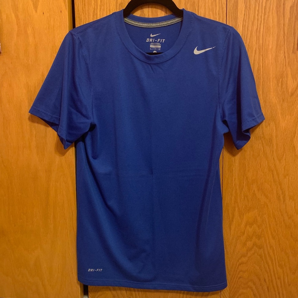 Nike Dri-Fit Legend T-Shirt